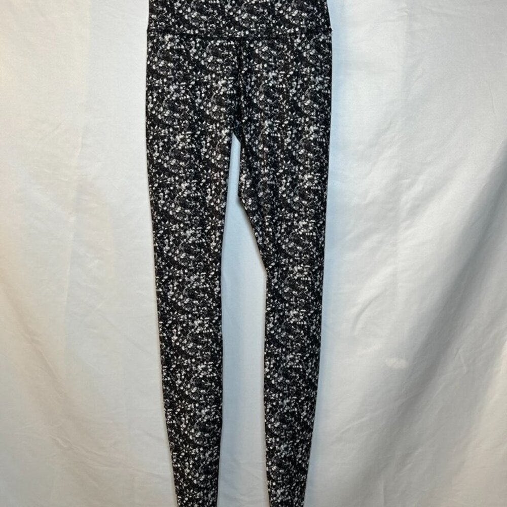 lululemon athletica  Shine Tight‎ Shimmy Shimmer Black and White